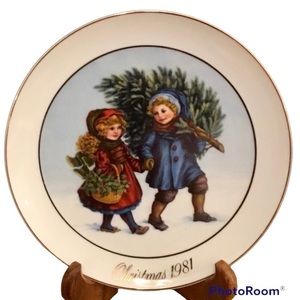 AVON Vintage First Edition 1981 Christmas Plate